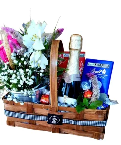 Alternative view of Cesta com Chocolates Lindt, Chandon e Flor