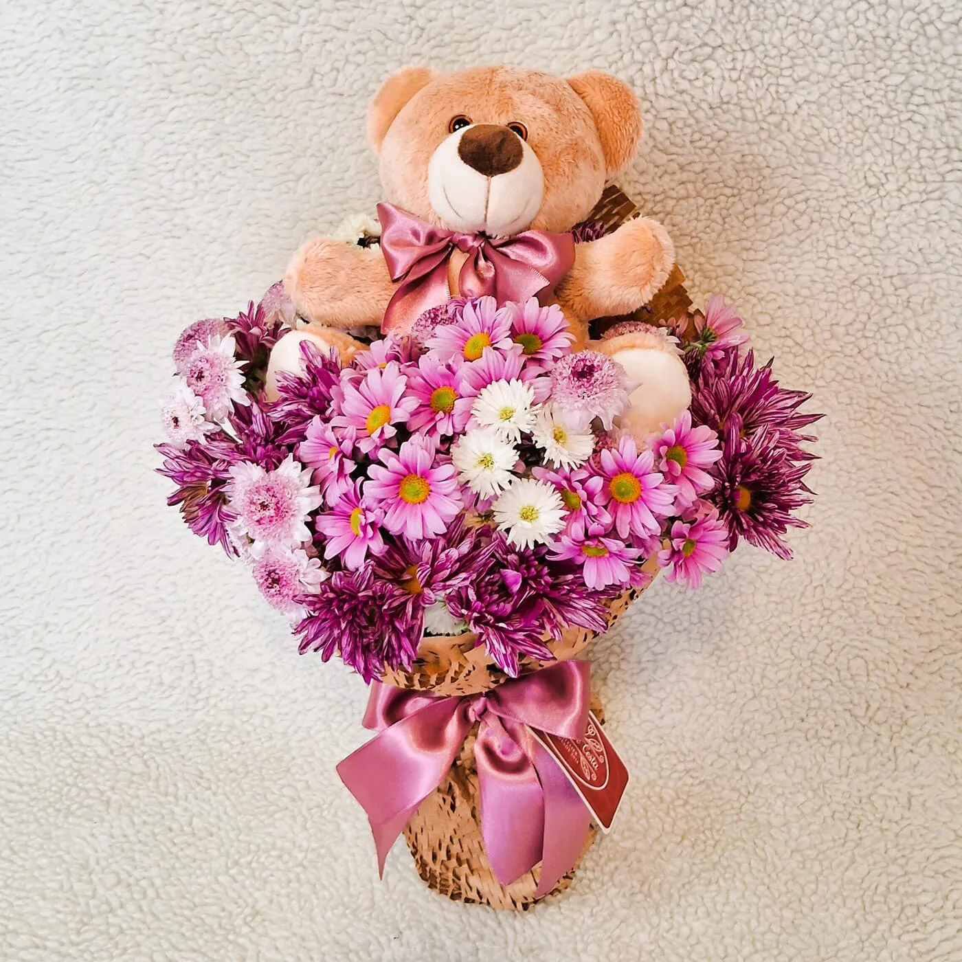 Buque de Flor do Campo P com Urso de Pelúcia 15cm