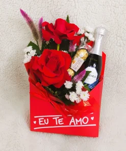 Caixa Envelope com Rosas Mini Espumante e Chocolates
